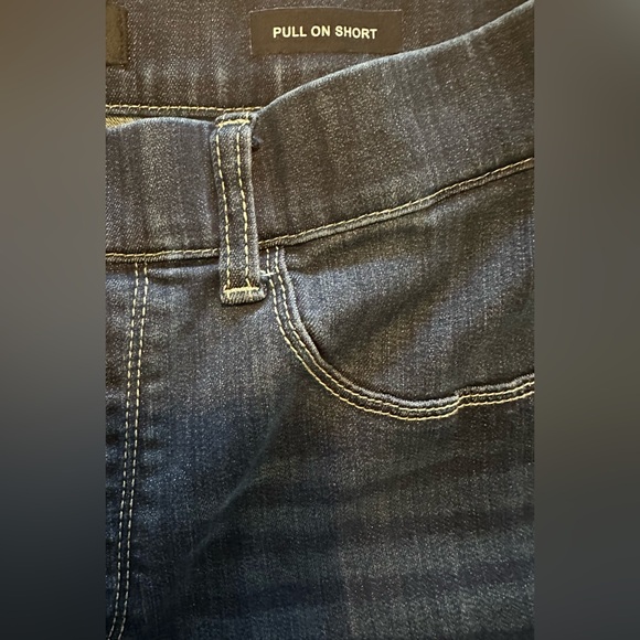 Judy Blue Los Angeles Pull-On Denim Shorts – 1XL Stretch Cuffed Dark Wash - Picture 4 of 9